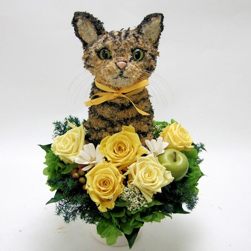 キジトラ猫のプリザーブドフラワーアレンジpretty アトリエ花倶楽部